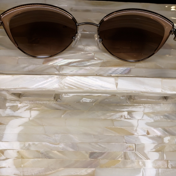 MICHAEL KORS Key Biscayne Cat Eye Sunglasses with Hard Case - Picture 7 of 10